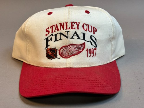 Vintage 1997 detroit red - vintage, wings
